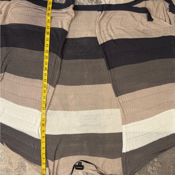 Women’s Tan Torrid Sleeveless Cardigan - Picture 6 of 6